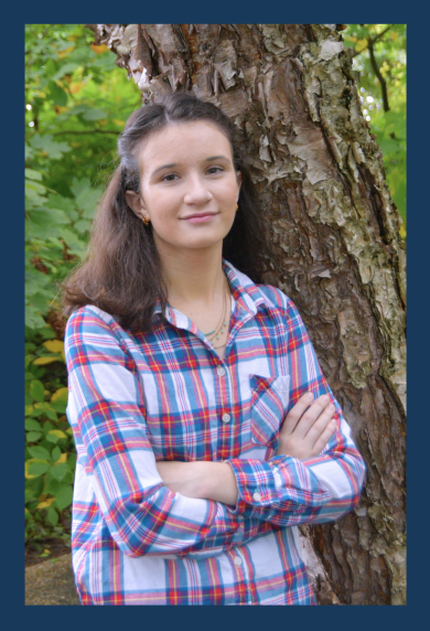 Hailey Nichols  |  Senior Photo In-Story